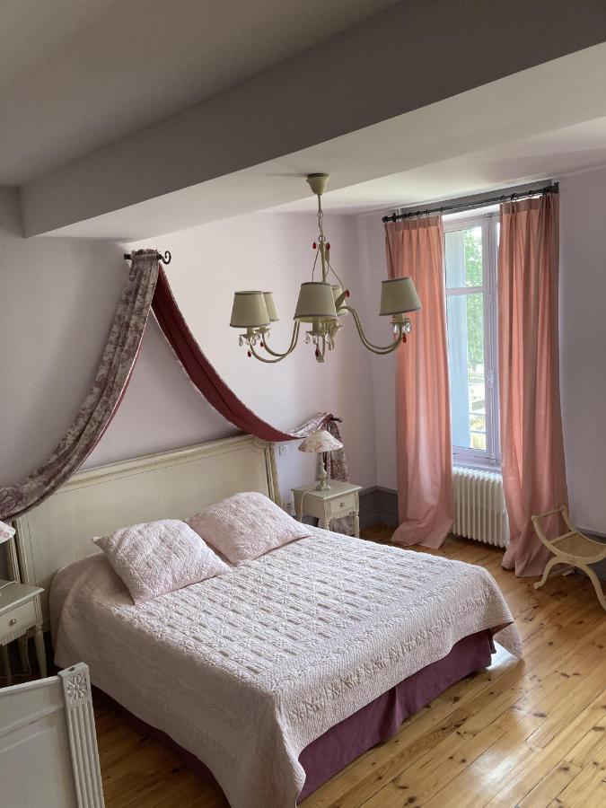 Chateau Tout Y Fault Loriges 外观 照片