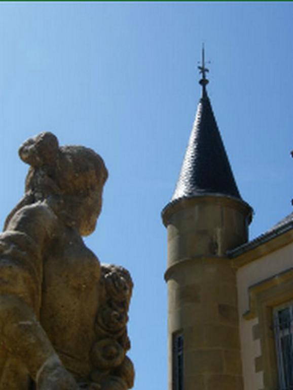Chateau Tout Y Fault Loriges 外观 照片